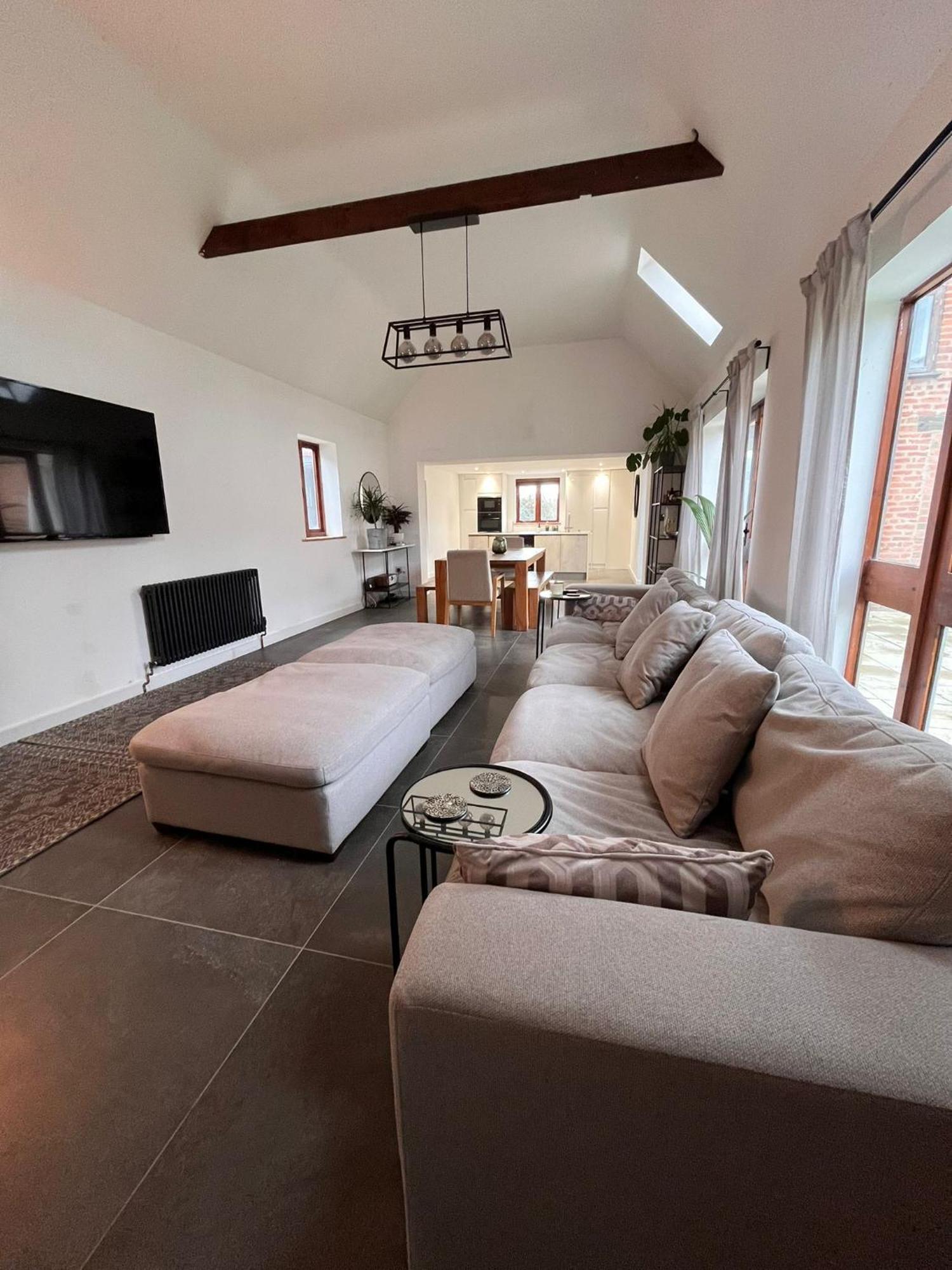 Oak Barn-ideal For Nec,hs2,bhx,family Gatherings Apartment *