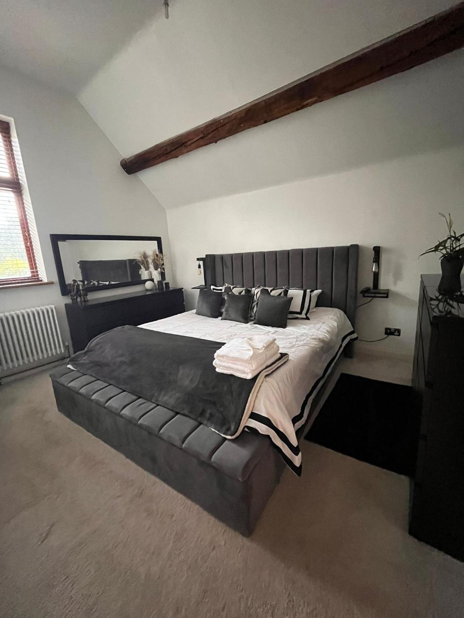 Oak Barn-ideal For Nec,hs2,bhx,family Gatherings Birmingham
